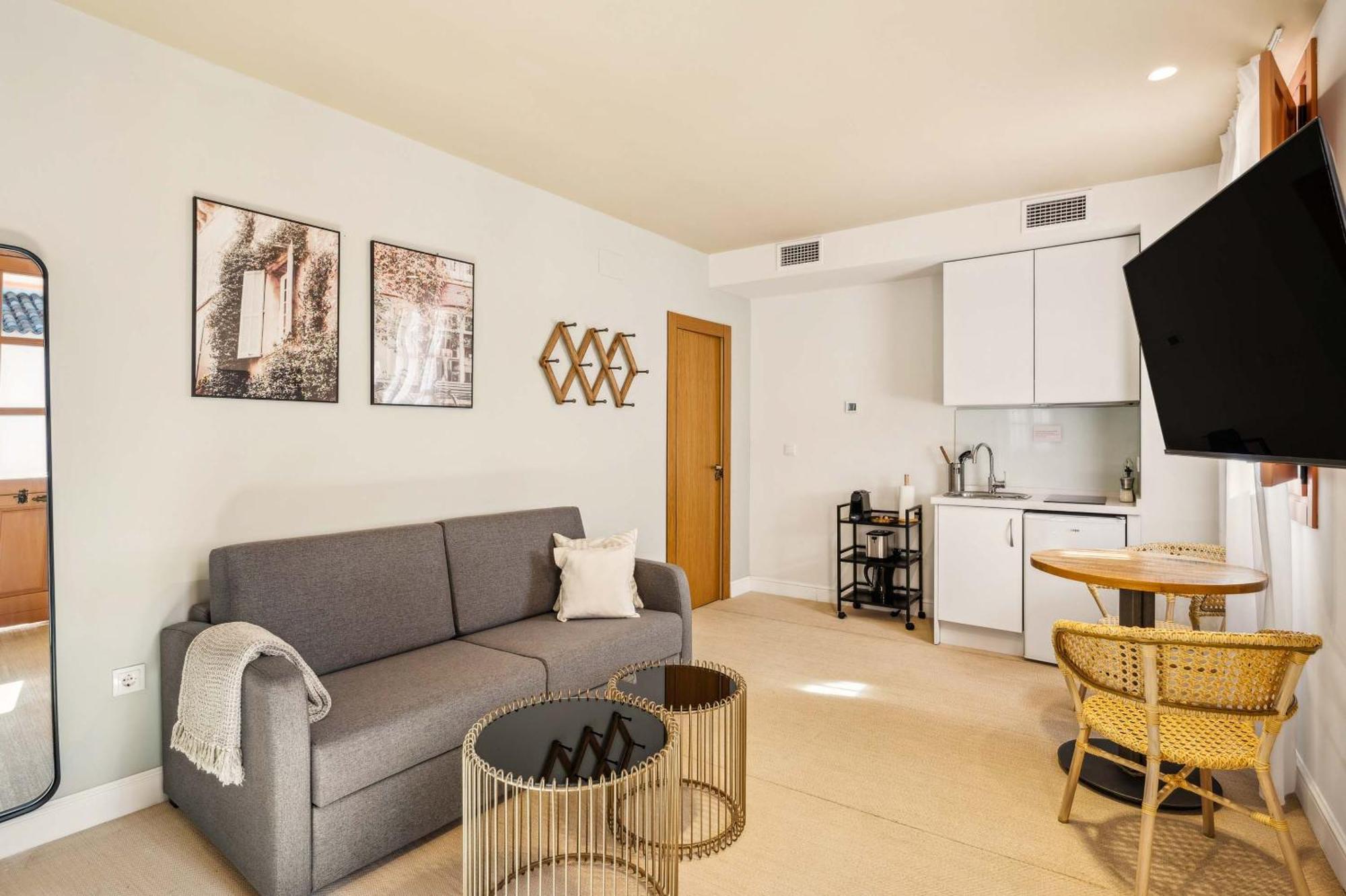 Limehome Cordoba Calle Pozanco ภายนอก รูปภาพ